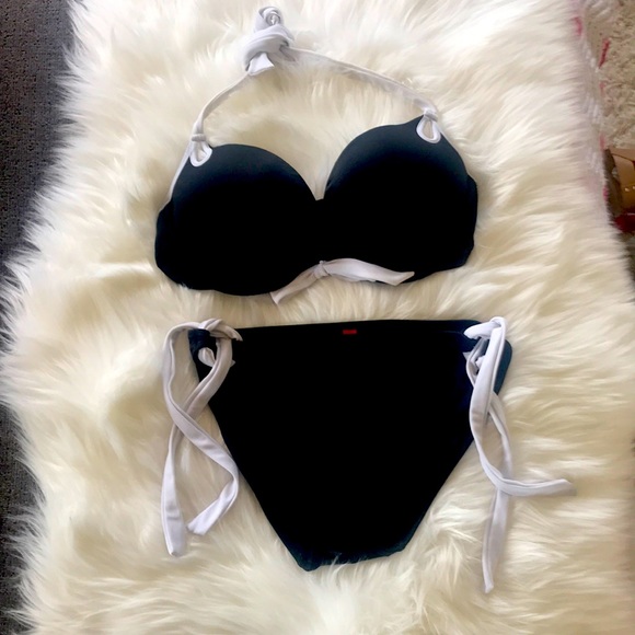 Victoria’s Secret black and white bikini - Picture 1 of 6